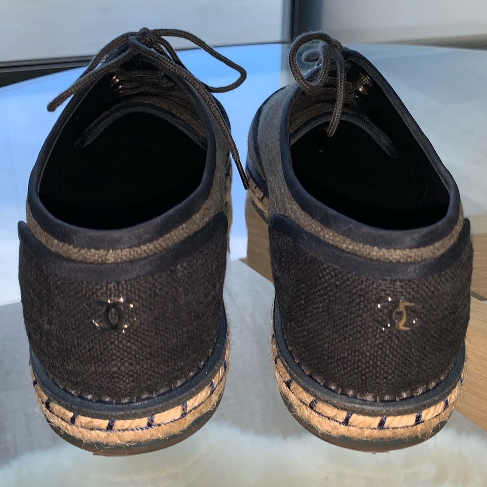 Chanel Sneaker Women’s size 38 1/2 (US 8.5) - Picture 5 of 8